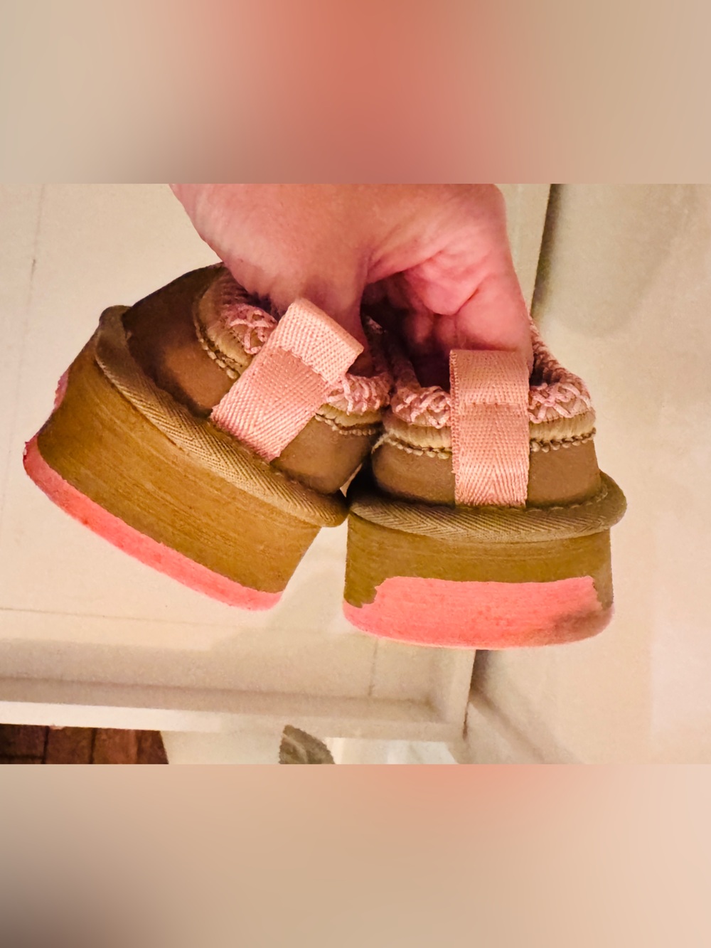 UGG Tazz Love Slippers in Arroyo with Tropical Pink Trim - Picture 11 of 12